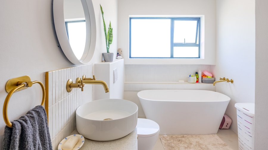 6 Bedroom Property for Sale in Agulhas Western Cape